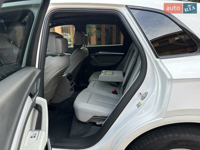 Білий Ауді Ку 5, об'ємом двигуна 2 л та пробігом 5 тис. км за 46500 $, фото 46 на Automoto.ua