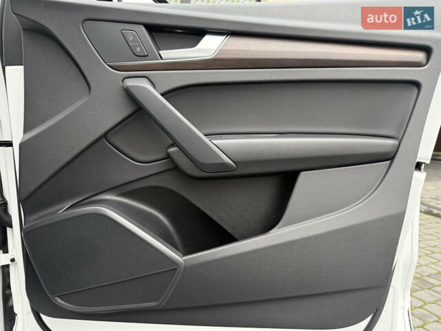 Белый Ауди Ку 5, объемом двигателя 1.98 л и пробегом 4 тыс. км за 38700 $, фото 18 на Automoto.ua