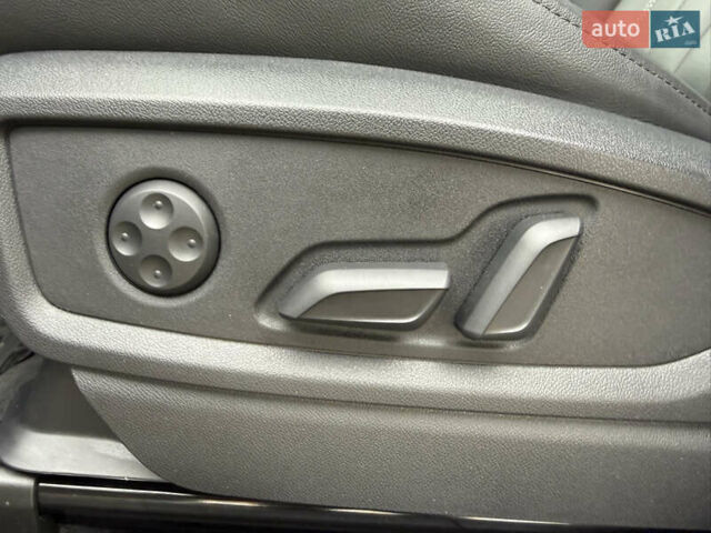 Белый Ауди Ку 5, объемом двигателя 1.98 л и пробегом 17 тыс. км за 37900 $, фото 67 на Automoto.ua