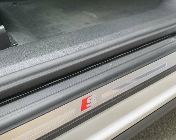 Білий Ауді Ку 5, об'ємом двигуна 1.98 л та пробігом 6 тис. км за 46900 $, фото 12 на Automoto.ua