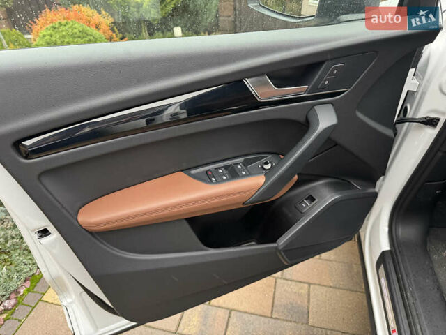 Белый Ауди Ку 5, объемом двигателя 1.97 л и пробегом 12 тыс. км за 59000 $, фото 22 на Automoto.ua