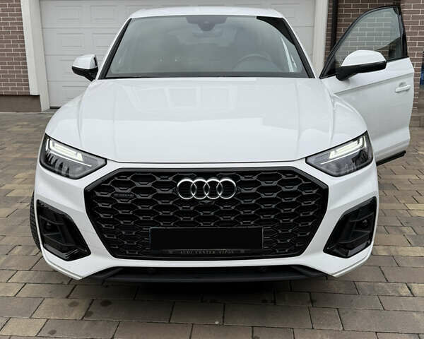 Белый Ауди Ку 5, объемом двигателя 1.97 л и пробегом 12 тыс. км за 59000 $, фото 2 на Automoto.ua