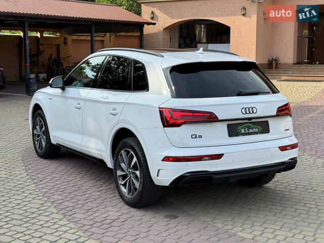 Білий Ауді Ку 5, об'ємом двигуна 2 л та пробігом 5 тис. км за 46500 $, фото 13 на Automoto.ua