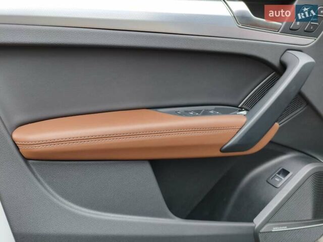 Белый Ауди Ку 5, объемом двигателя 1.98 л и пробегом 7 тыс. км за 45000 $, фото 11 на Automoto.ua