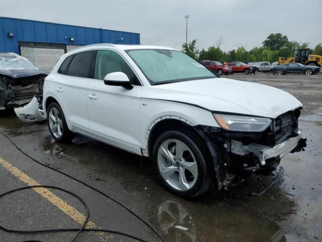 Білий Ауді Ку 5, об'ємом двигуна 2 л та пробігом 26 тис. км за 18500 $, фото 3 на Automoto.ua