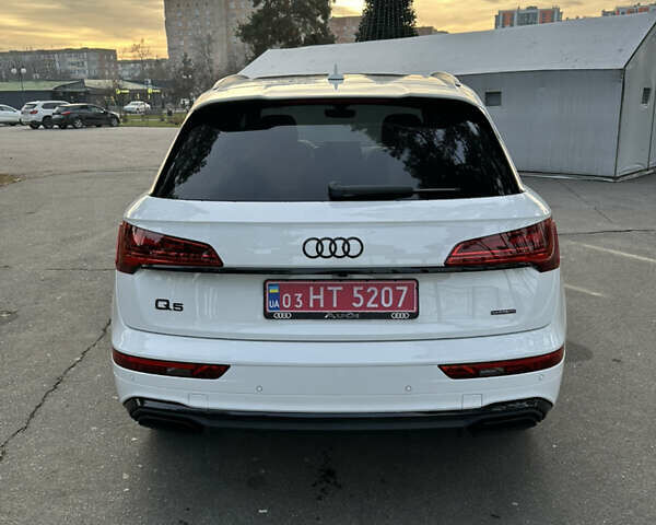 Білий Ауді Ку 5, об'ємом двигуна 1.98 л та пробігом 22 тис. км за 41777 $, фото 7 на Automoto.ua