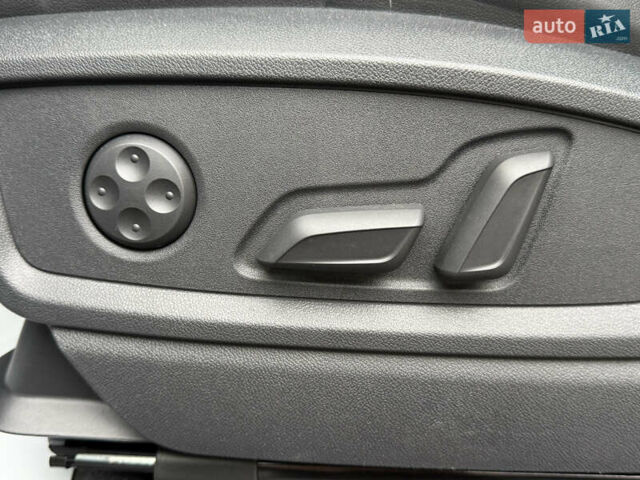 Белый Ауди Ку 5, объемом двигателя 1.98 л и пробегом 4 тыс. км за 38700 $, фото 37 на Automoto.ua