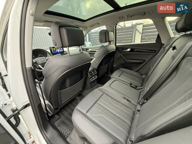 Белый Ауди Ку 5, объемом двигателя 1.98 л и пробегом 17 тыс. км за 37900 $, фото 51 на Automoto.ua