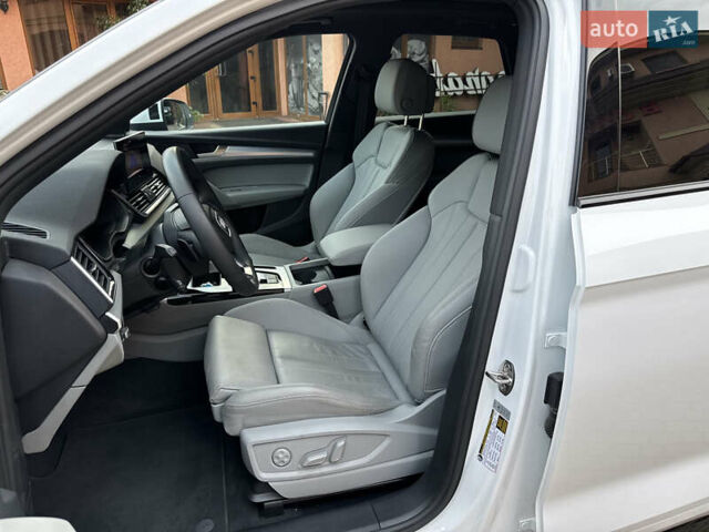 Білий Ауді Ку 5, об'ємом двигуна 2 л та пробігом 5 тис. км за 46500 $, фото 28 на Automoto.ua