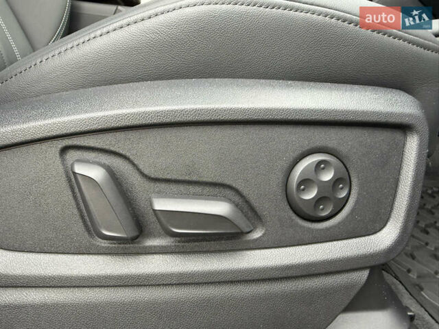 Белый Ауди Ку 5, объемом двигателя 1.98 л и пробегом 17 тыс. км за 37900 $, фото 66 на Automoto.ua