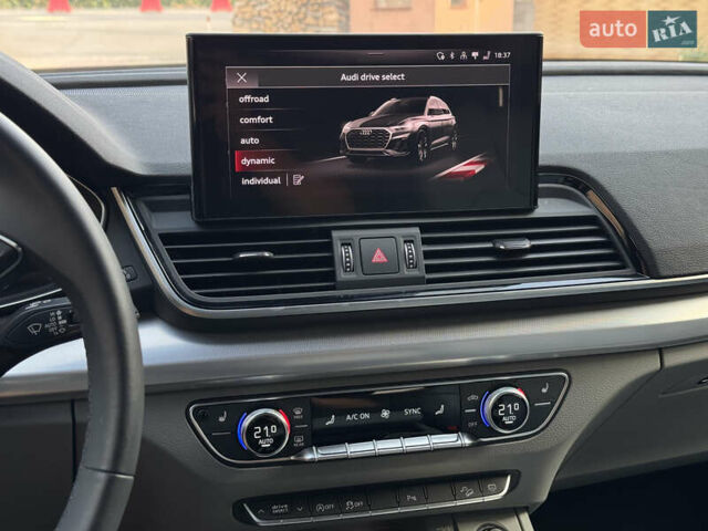 Білий Ауді Ку 5, об'ємом двигуна 2 л та пробігом 5 тис. км за 46500 $, фото 39 на Automoto.ua