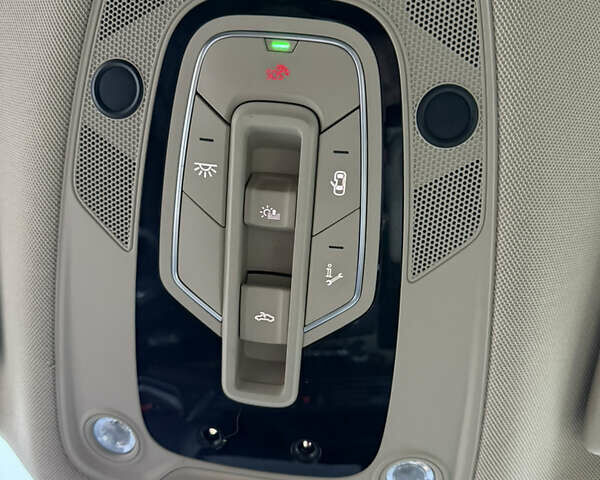 Белый Ауди Ку 5, объемом двигателя 1.98 л и пробегом 21 тыс. км за 38900 $, фото 94 на Automoto.ua