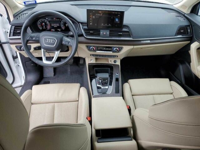 Білий Ауді Ку 5, об'ємом двигуна 2 л та пробігом 26 тис. км за 18500 $, фото 7 на Automoto.ua