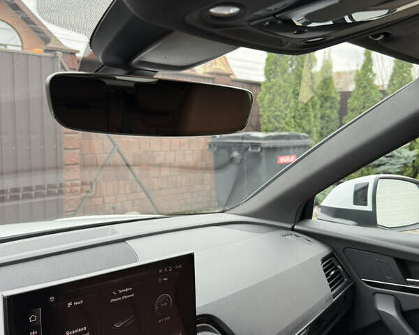 Белый Ауди Ку 5, объемом двигателя 1.97 л и пробегом 12 тыс. км за 59000 $, фото 30 на Automoto.ua