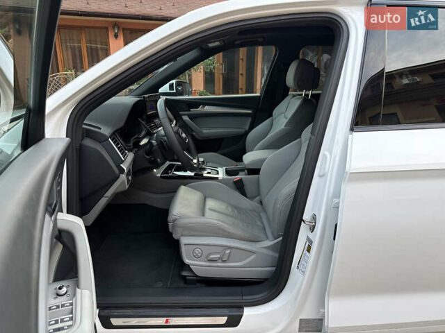 Білий Ауді Ку 5, об'ємом двигуна 2 л та пробігом 5 тис. км за 46500 $, фото 27 на Automoto.ua