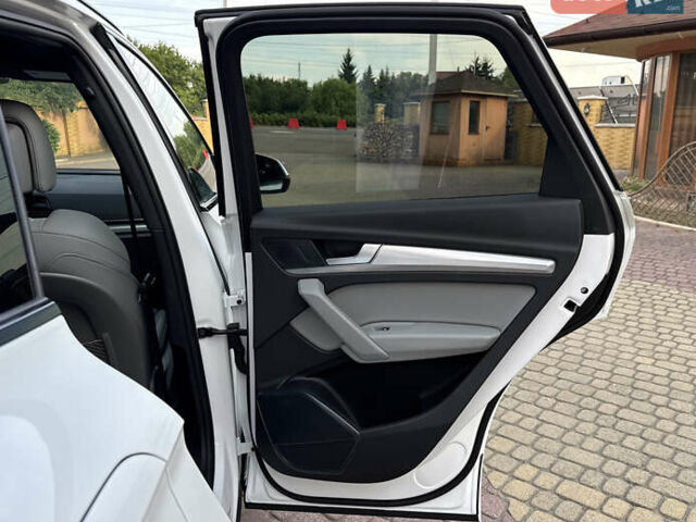 Білий Ауді Ку 5, об'ємом двигуна 2 л та пробігом 5 тис. км за 46500 $, фото 51 на Automoto.ua