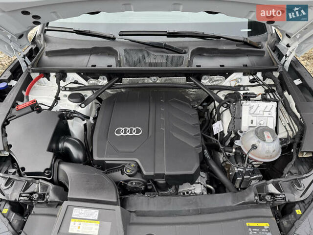 Белый Ауди Ку 5, объемом двигателя 1.98 л и пробегом 17 тыс. км за 37900 $, фото 98 на Automoto.ua