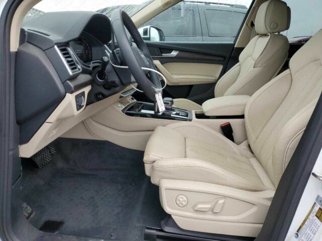 Білий Ауді Ку 5, об'ємом двигуна 2 л та пробігом 26 тис. км за 18500 $, фото 6 на Automoto.ua