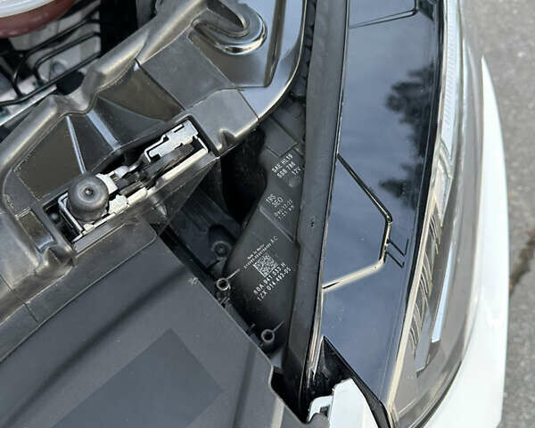 Білий Ауді Ку 5, об'ємом двигуна 1.98 л та пробігом 22 тис. км за 41777 $, фото 34 на Automoto.ua