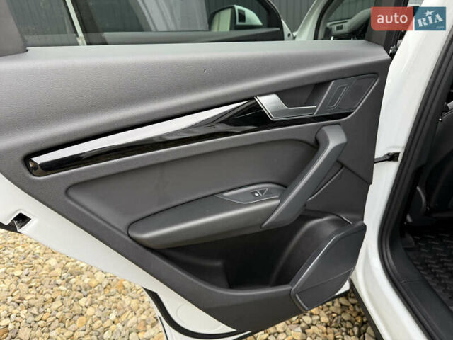 Белый Ауди Ку 5, объемом двигателя 1.98 л и пробегом 17 тыс. км за 37900 $, фото 49 на Automoto.ua