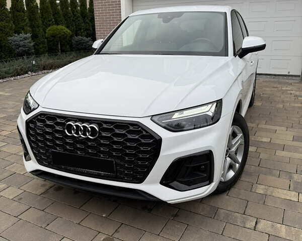 Белый Ауди Ку 5, объемом двигателя 1.97 л и пробегом 12 тыс. км за 59000 $, фото 3 на Automoto.ua