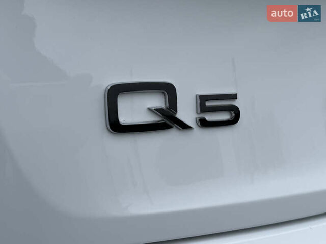 Белый Ауди Ку 5, объемом двигателя 1.98 л и пробегом 4 тыс. км за 38700 $, фото 46 на Automoto.ua