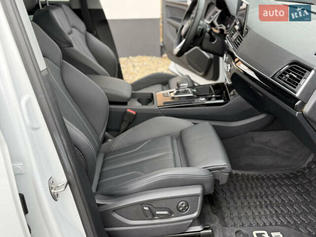 Белый Ауди Ку 5, объемом двигателя 1.98 л и пробегом 17 тыс. км за 37900 $, фото 62 на Automoto.ua