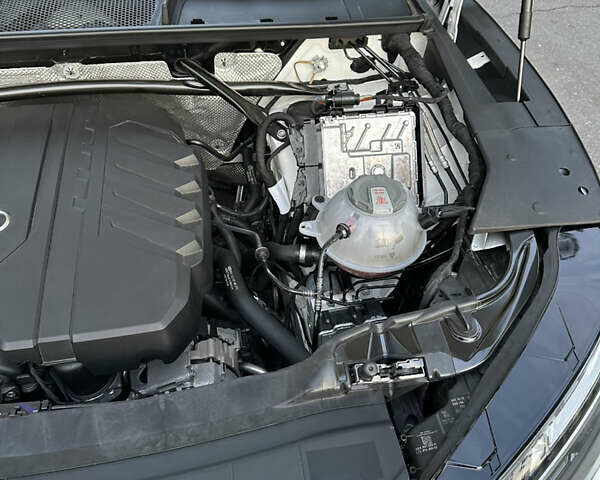 Білий Ауді Ку 5, об'ємом двигуна 1.98 л та пробігом 22 тис. км за 41777 $, фото 31 на Automoto.ua