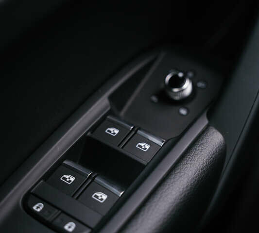 Белый Ауди Ку 5, объемом двигателя 1.98 л и пробегом 2 тыс. км за 42000 $, фото 32 на Automoto.ua