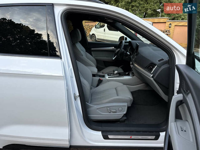 Білий Ауді Ку 5, об'ємом двигуна 2 л та пробігом 5 тис. км за 46500 $, фото 55 на Automoto.ua