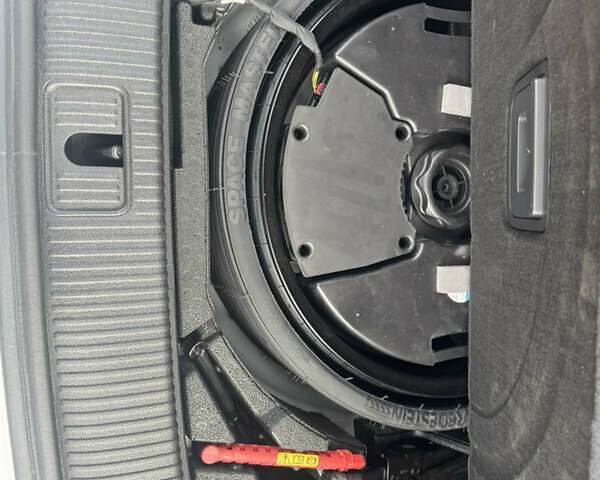 Ауди Ку 5 2024 в Тернополе на Automoto.ua Белый Ауди Ку 5, объемом двигателя 1.98 л и пробегом 3 тыс. км за 56000 $, фото 26 на Automoto.ua