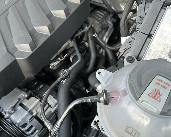 Білий Ауді Ку 5, об'ємом двигуна 1.98 л та пробігом 22 тис. км за 41777 $, фото 35 на Automoto.ua