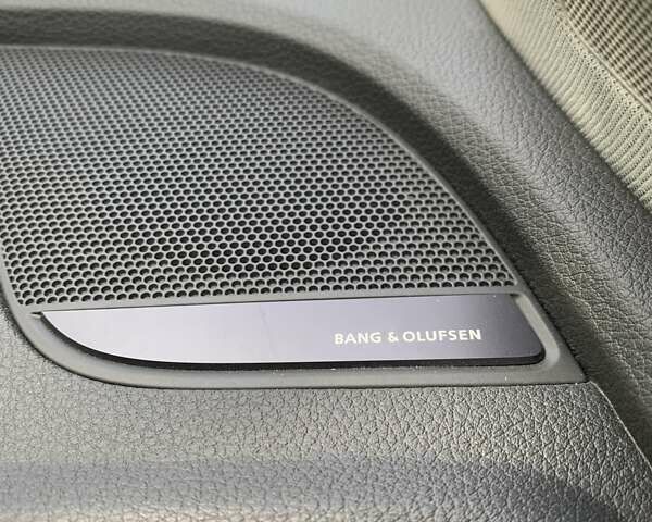 Білий Ауді Ку 5, об'ємом двигуна 1.98 л та пробігом 6 тис. км за 46900 $, фото 14 на Automoto.ua