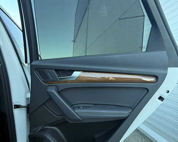 Білий Ауді Ку 5, об'ємом двигуна 1.98 л та пробігом 20 тис. км за 56900 $, фото 23 на Automoto.ua