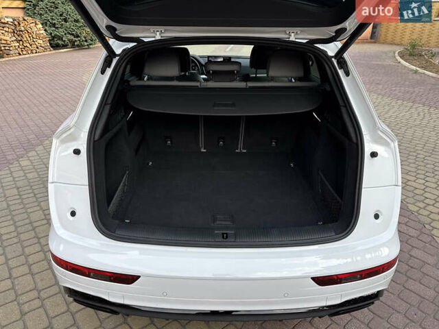 Білий Ауді Ку 5, об'ємом двигуна 2 л та пробігом 5 тис. км за 46500 $, фото 49 на Automoto.ua