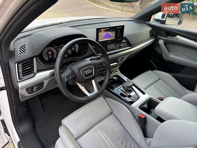 Білий Ауді Ку 5, об'ємом двигуна 2 л та пробігом 5 тис. км за 46500 $, фото 31 на Automoto.ua