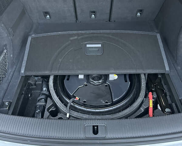 Білий Ауді Ку 5, об'ємом двигуна 1.98 л та пробігом 22 тис. км за 41777 $, фото 28 на Automoto.ua