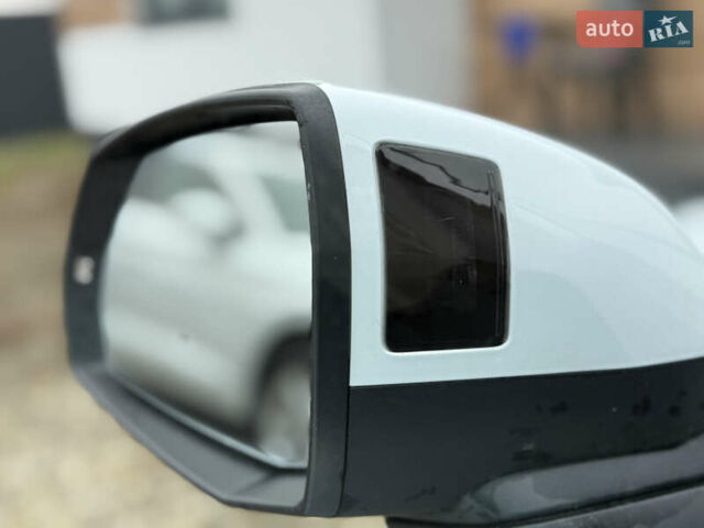 Белый Ауди Ку 5, объемом двигателя 1.98 л и пробегом 21 тыс. км за 38900 $, фото 47 на Automoto.ua