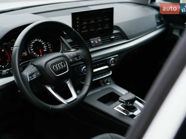 Белый Ауди Ку 5, объемом двигателя 1.98 л и пробегом 2 тыс. км за 42000 $, фото 24 на Automoto.ua