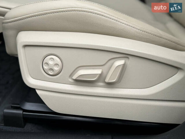 Белый Ауди Ку 5, объемом двигателя 1.98 л и пробегом 21 тыс. км за 38900 $, фото 49 на Automoto.ua