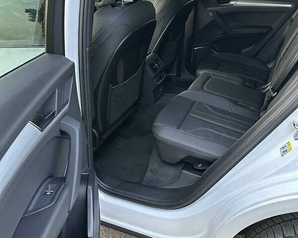 Білий Ауді Ку 5, об'ємом двигуна 1.98 л та пробігом 22 тис. км за 41777 $, фото 16 на Automoto.ua