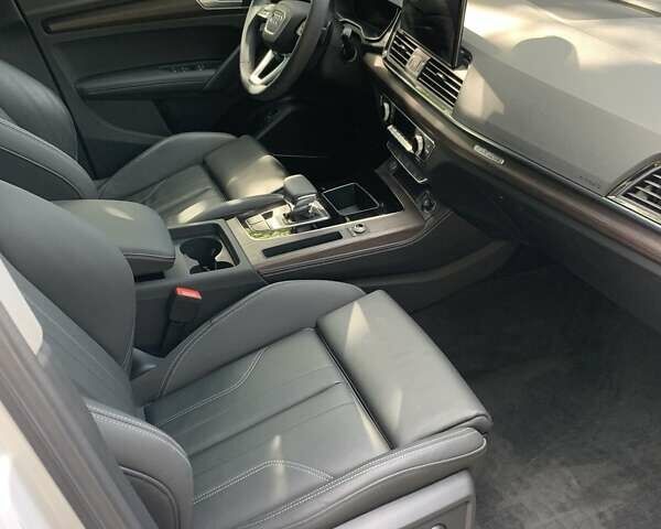 Білий Ауді Ку 5, об'ємом двигуна 1.98 л та пробігом 6 тис. км за 46900 $, фото 10 на Automoto.ua