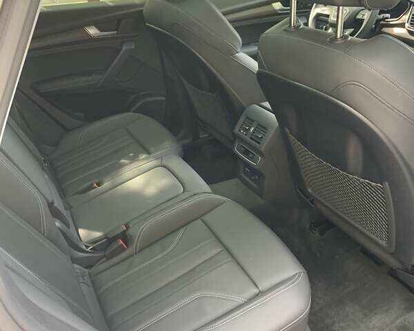 Білий Ауді Ку 5, об'ємом двигуна 1.98 л та пробігом 6 тис. км за 46900 $, фото 9 на Automoto.ua