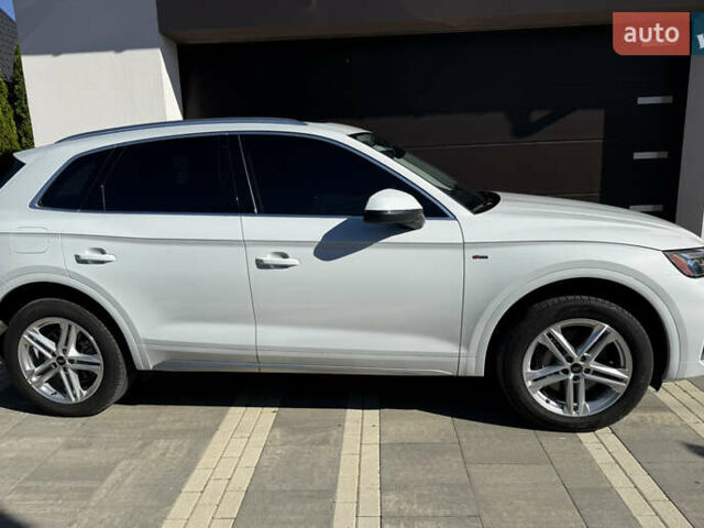 Білий Ауді Ку 5, об'ємом двигуна 1.98 л та пробігом 20 тис. км за 56900 $, фото 8 на Automoto.ua