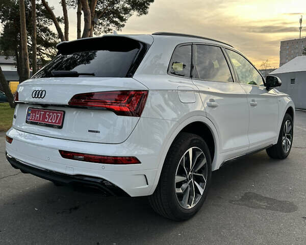 Білий Ауді Ку 5, об'ємом двигуна 1.98 л та пробігом 22 тис. км за 41777 $, фото 5 на Automoto.ua