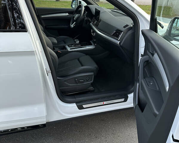 Білий Ауді Ку 5, об'ємом двигуна 1.98 л та пробігом 22 тис. км за 41777 $, фото 19 на Automoto.ua