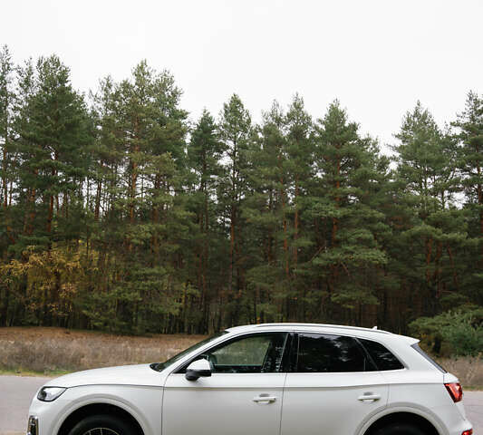 Белый Ауди Ку 5, объемом двигателя 1.98 л и пробегом 2 тыс. км за 42000 $, фото 9 на Automoto.ua