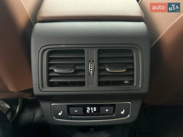 Белый Ауди Ку 5, объемом двигателя 1.97 л и пробегом 12 тыс. км за 59000 $, фото 26 на Automoto.ua