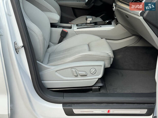 Білий Ауді Ку 5, об'ємом двигуна 2 л та пробігом 5 тис. км за 46500 $, фото 56 на Automoto.ua