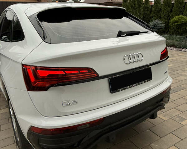 Белый Ауди Ку 5, объемом двигателя 1.97 л и пробегом 12 тыс. км за 59000 $, фото 7 на Automoto.ua